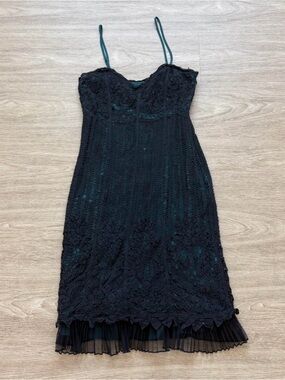VTG Betsy Johnson black lace black over green layered effect with ruffles size 6
